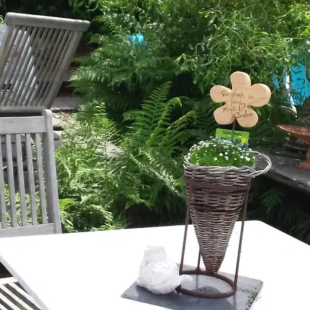 La Cornue Bed & Breakfast *